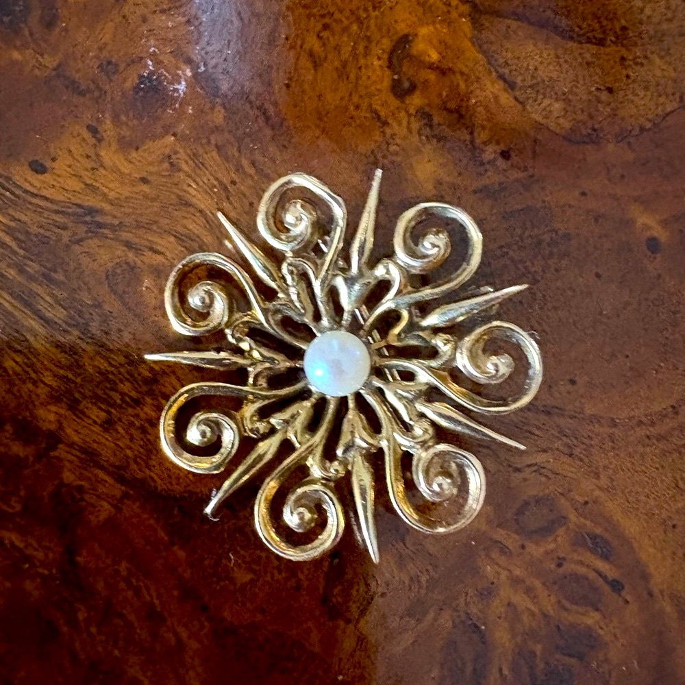 Brooch Pendant Vintage Faux Pearl Circle Gold Tone Setting Vintage Boho